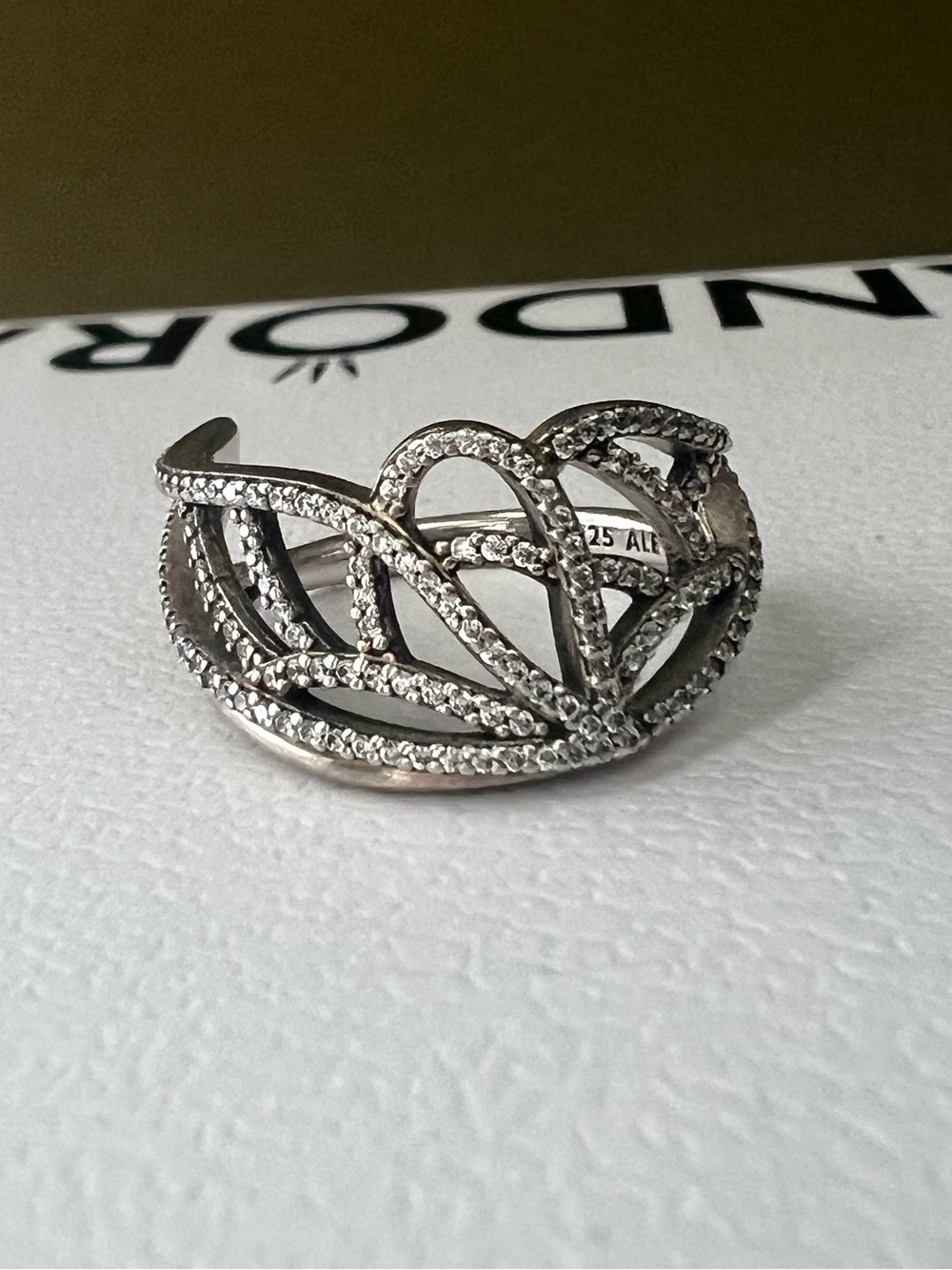 PANDORA Silver Leaf Motif Ring with Sparkling Stones - Silver